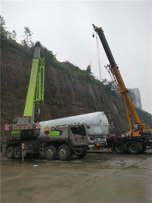 大荔县“不怕风雨冻”—— 吊车的 “恶劣环境适应” 技术