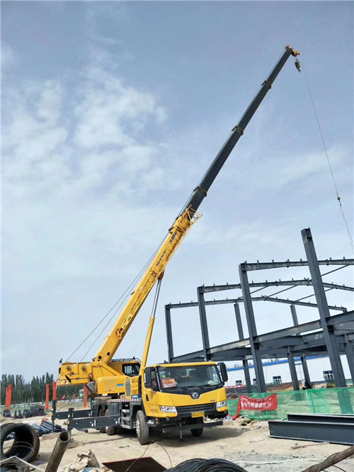 大荔县超高层建筑钢结构吊装案例
